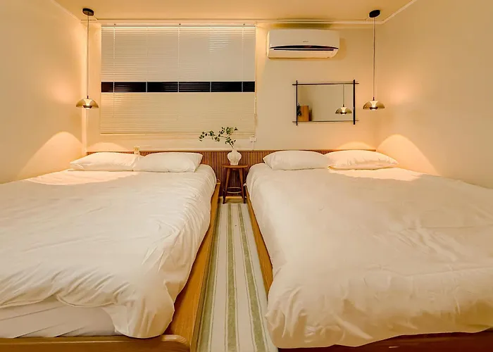 Apartamento 10 Minutes To Hongdae, Gongdeok Station, Mangwon Market, 10 Minutes To Itaewon, Haebangchon & 명동