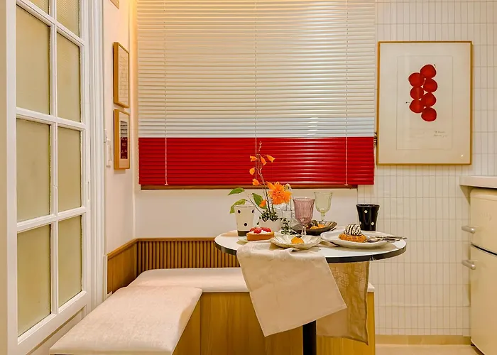 10 Minutes To Hongdae, Gongdeok Station, Mangwon Market, 10 Minutes To Itaewon, Haebangchon & 명동 Apartamento