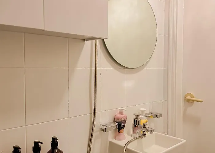 10 Minutes To Hongdae, Gongdeok Station, Mangwon Market, 10 Minutes To Itaewon, Haebangchon & 명동 Apartamento Seúl